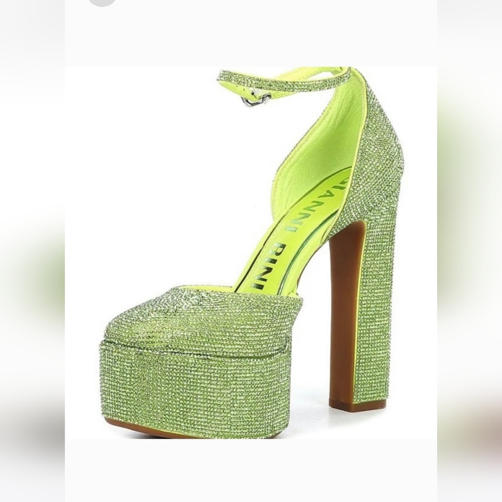 Gianni Bini lime green 5.5 inch platform in size 6.5